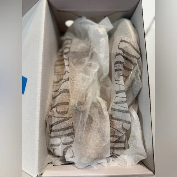 New In Box Dream Pairs Carnival Ankle Strap Heel Gold Glitter Womens US Size 7 - Picture 7 of 10